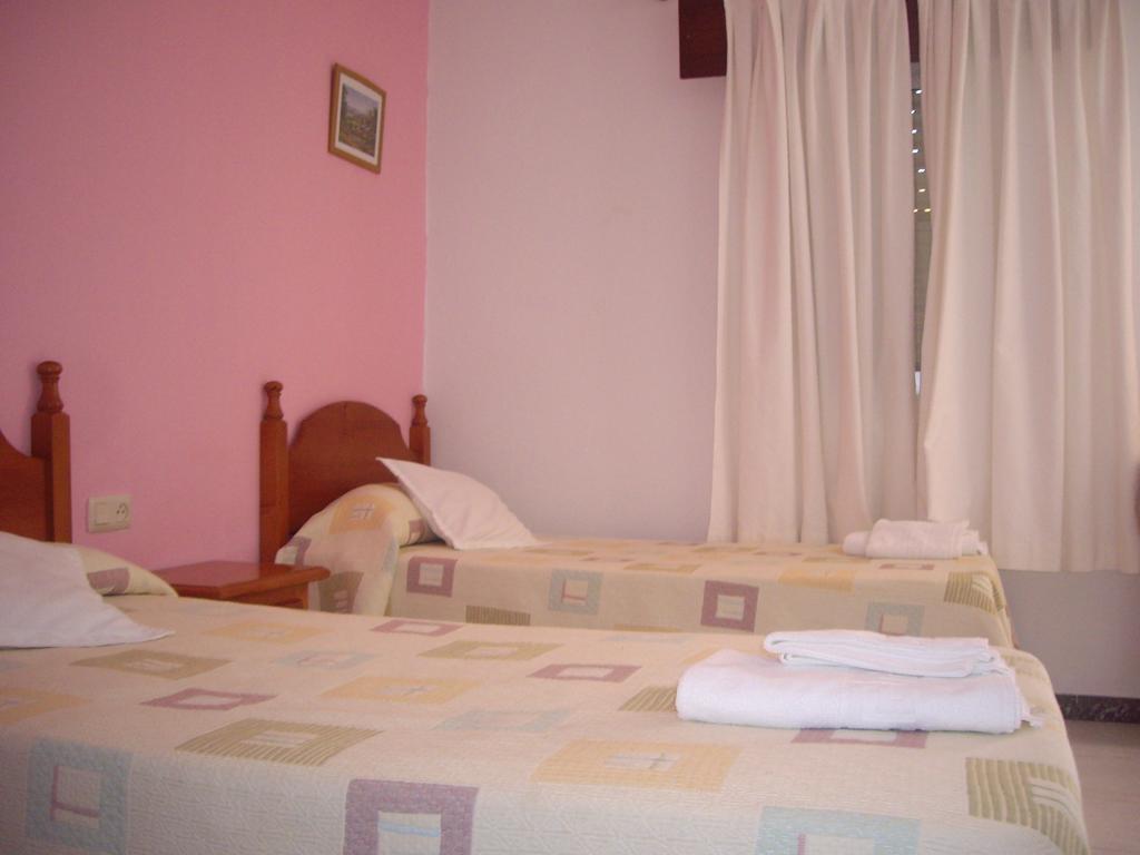 Hostal Mini Golf Los Canos De Meca Room photo