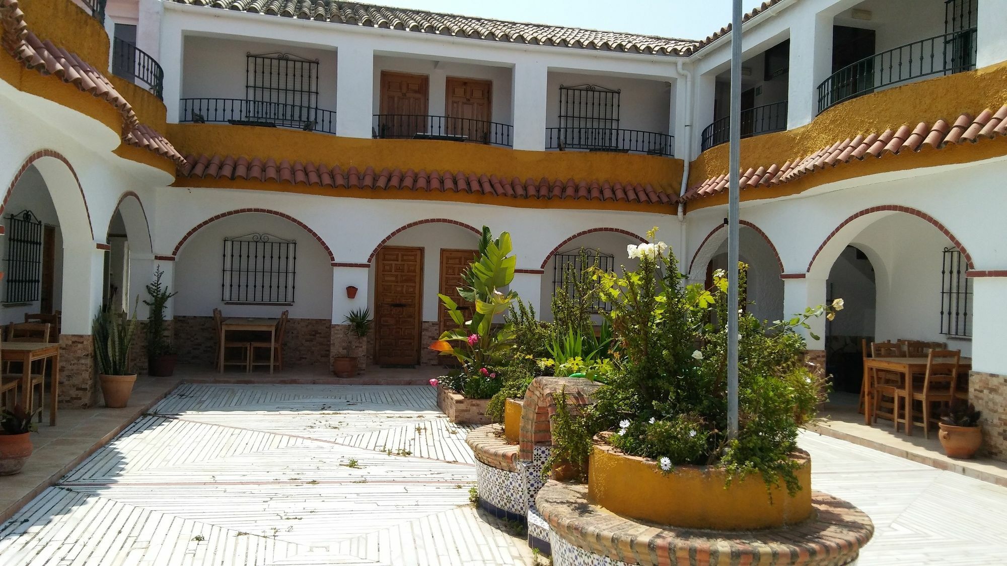 Hostal Mini Golf Los Canos De Meca Exterior photo